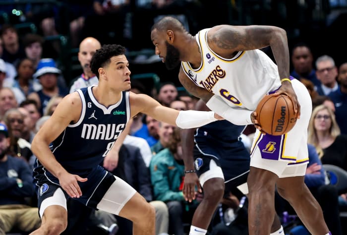 Josh Green guards LeBron James 1-on-1 in the Dallas Mavericks' game against the Los Angeles Lakers on Feb. 26.